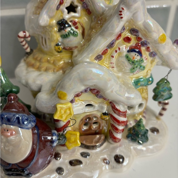 Blue sky Christmas Santa house candle holder - Picture 4 of 12